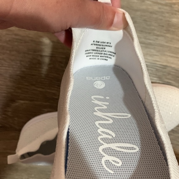 Apana inhale/exhale silver and white ballet flats, size 8 1/2 - Picture 2 of 8
